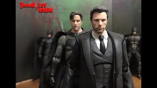 MAFEX 076  Bruce Wayne Justice League