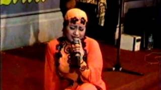 Download Lagu TERHARU DENGAN LAGU INI AAS ROLLANI - ROLLANI ELECTONE LIVE ASEMDOYONG PEMALANG 2005 MP3