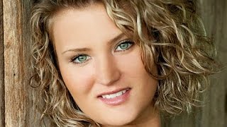 This channel video presents a wide variety of hairstyles, be it
hairstyles for men and also the women there are videos wid...