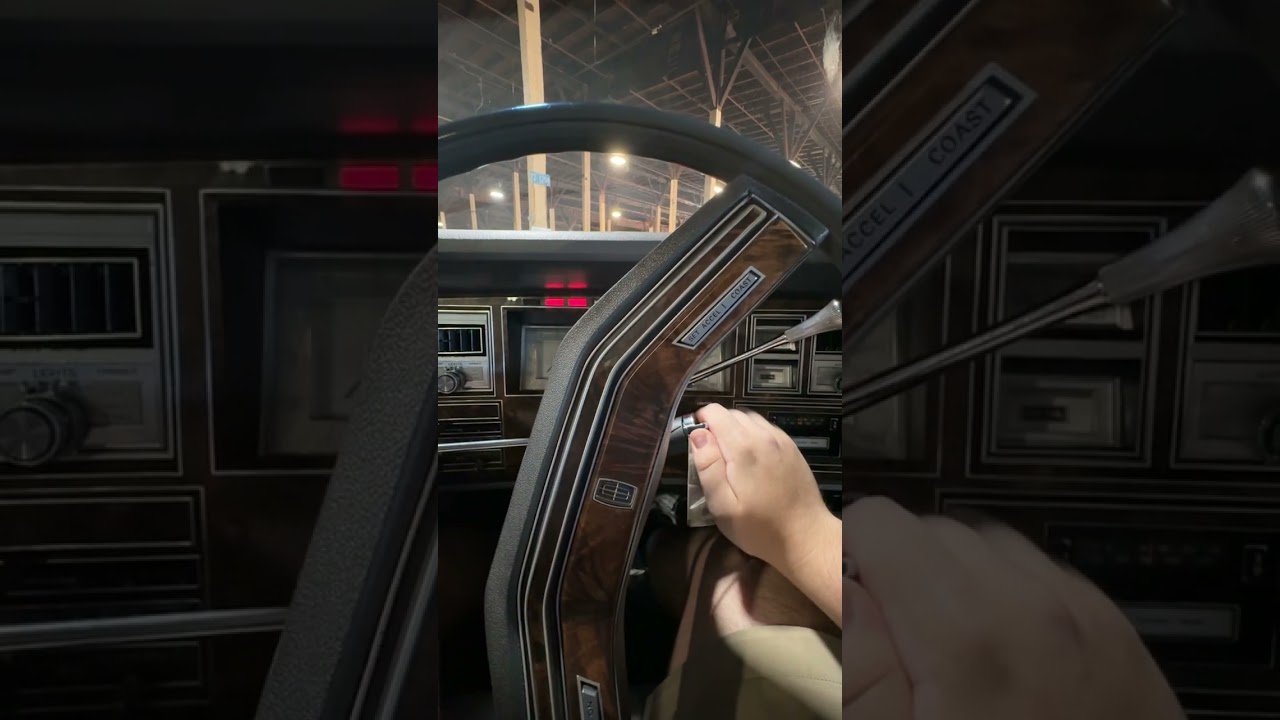 1977 Lincoln Continental MkV 460ci cold start 