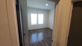 Azalea Luxury Apartments - Canna Lily