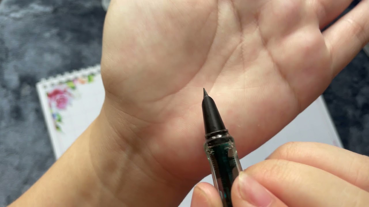 Hướng dẫn sử dụng bút ngòi lá tre