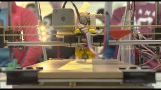 3D-Printed Clothes | The Henry Ford's Innovation Nation screenshot 5