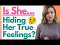 15 Secret Signs She Likes You But She’s Hiding Her Feelings For You 🤫