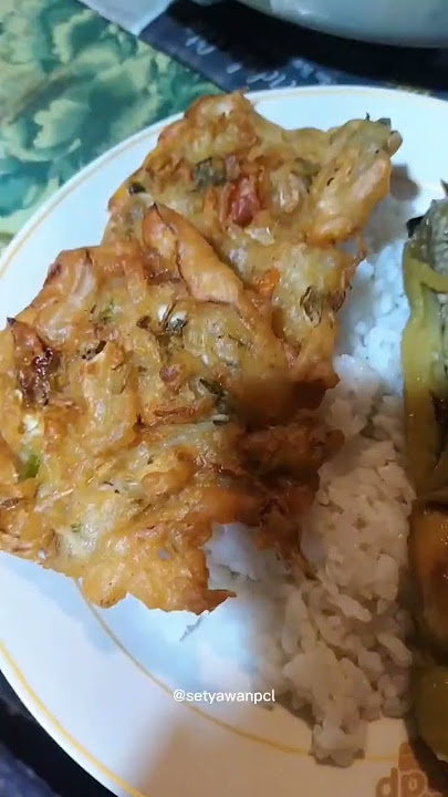 Mangan sego lawuhe piya - piya , lalapan e terong bakar, krupuk blek sambel goreng terasi manteb Lur