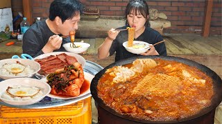 Mukbang🥩Aged Kimchi Soup topped with pork and soft tofu🍲Young Radish Kimchi