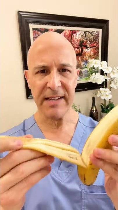 The Perfect Banana Peel for Wrinkle-Free Glowing Skin!  Dr. Mandell
