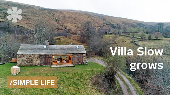 Villa Slow housebarn couple builds 30m2 mini-versi...
