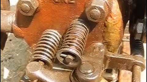 Slow Motion Hit and Miss Engine - Intake Valve Flutter