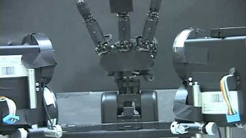 Robot hand dribbling (IEEE/RSJ IROS 2005)