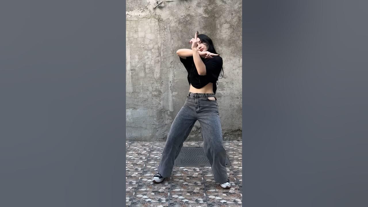 China Anne McClain, Thomas Doherty & Dylan Playfair — What's My Name TikTok Dance Trend | YTID-I China Anne McClain, Thomas Doherty & Dylan Playfair — What's My Name TikTok Dance Trend | YTID-I