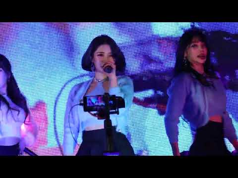 220205 걸크러쉬 [Girl Crush] 보미 [난 예술이야 커버] 신촌 거리노래방 축하무대 직캠Fancam