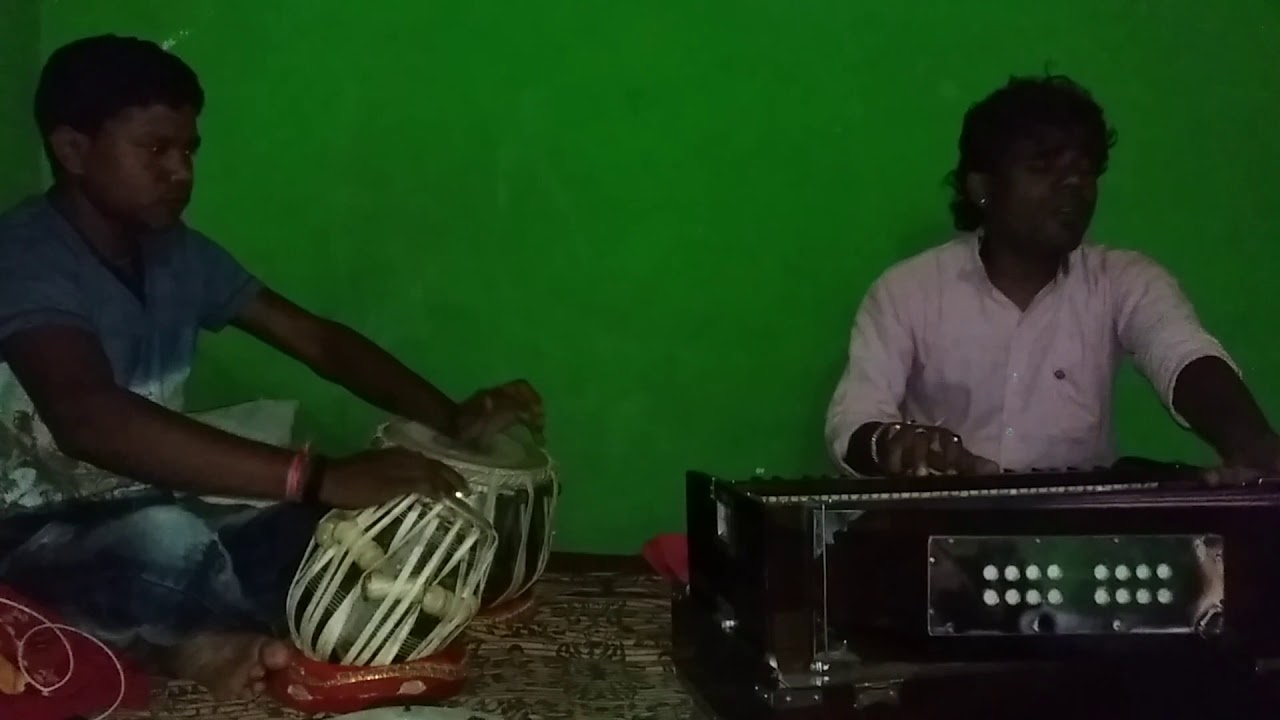 Ghar me riyaj karte huye Narmada goswami