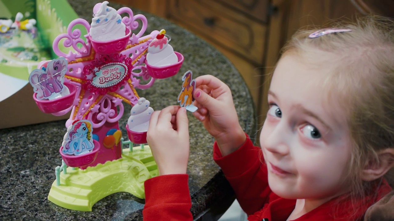 Реклама игрушек на карусели 2023