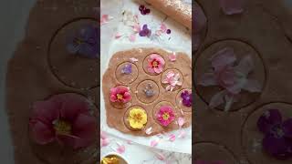 Famous 3 ingredient flower pressed shortbread cookies! BEST cookies for spring 🤤🌸🌼 Net Worth