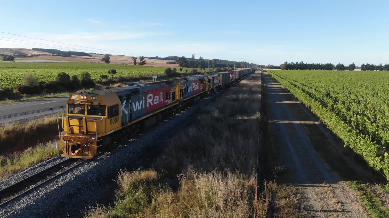 DXR 8007 & 8022 with DFB7186 on 736 head north through Glasnevin