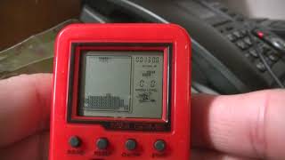 Sunday Gimmick Table #14 - Pocket Arcade Game (Brick Game) screenshot 2