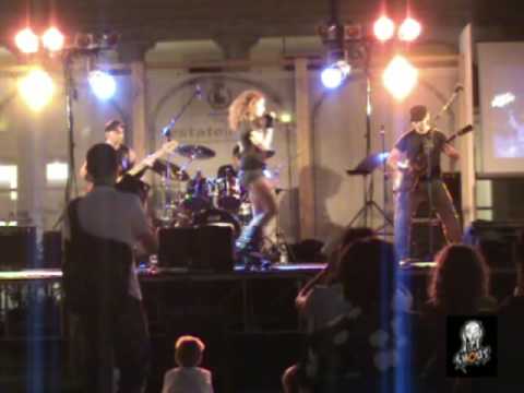 Shout - Medley Shout (live in Piazza Vittorio Eman...