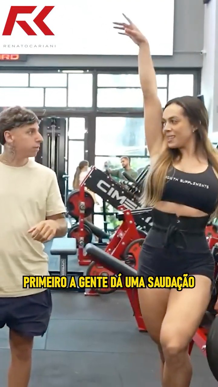 LOIRA DO SUL ENSINOU ELE A POSAR! ? #renatocariani #loiradosul #pose #gordaodaxj #resenha #meme