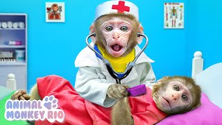 Macaco Rio vira bom médico e dá banho com patinho na banheira de espuma | Animal Monkey Rio
