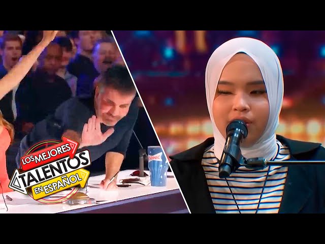 Botón dorado: Putri Ariani recibe el BOTÓN DORADO de Simon Cowell | Audiciones | AGT 2023 class=