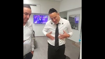 Thumbnail of יעקב שוואקי וחיים אלחנן עידן - ברגע מרגש | צילום: אלעד כהן