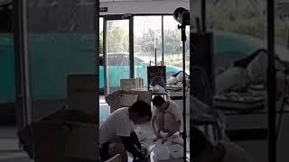 С умными автомобилями не все так хорошо, как кажется. Xiaomi SU7 самостоятельно завелся и уехал.➡️➡️