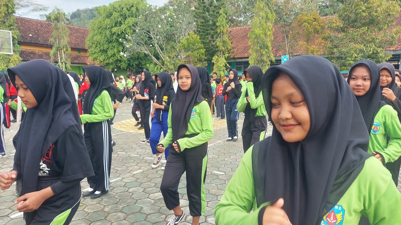 Senam lalu lintas (Kokurikuler)