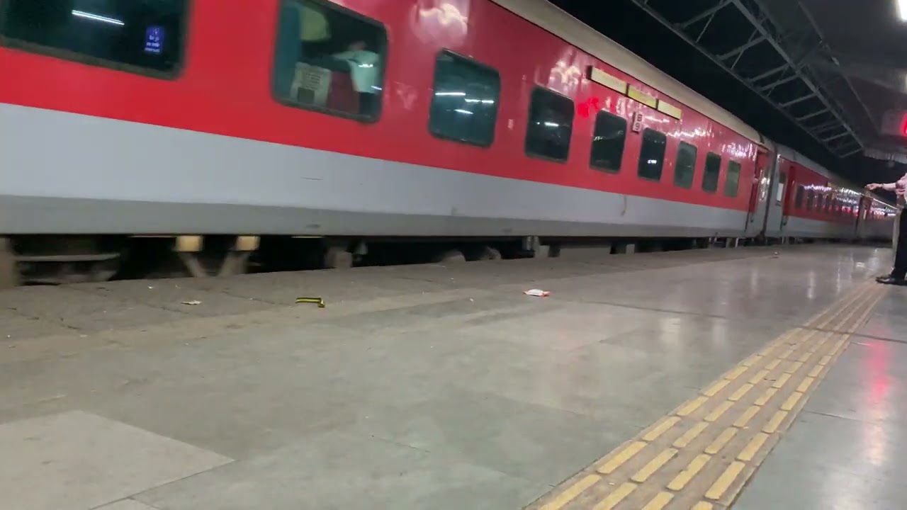 12297 Ahmedabad - Pune Duronto Express