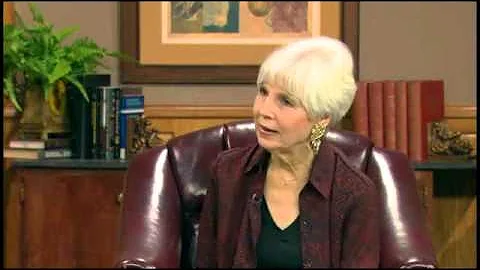 Dr. Sharon Colson talks with the "Herb Lady".