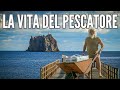 Piedi piedi con tano  a spasso per stromboli con il pescatore