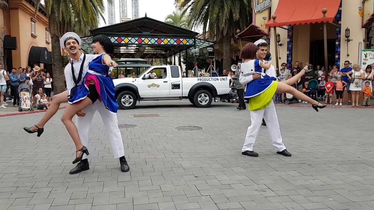 HOLLYWOOD DREAMS - NUEVA TEMPORADA DE PARQUE WARNER