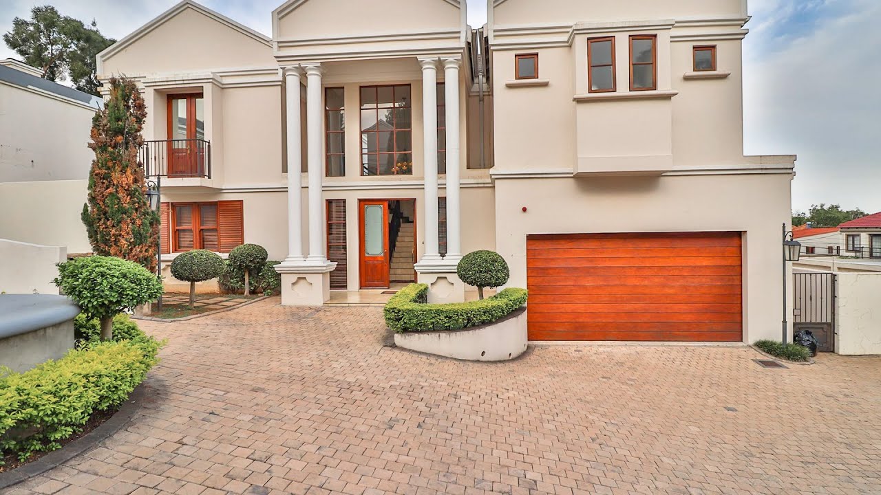 4 Bedroom Townhouse for Sale in Lynnwood