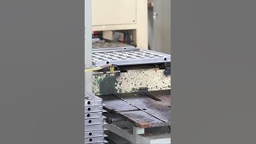 Do you know which part of the raised floor we are doing now? #raisedfloor #titanflor #flooring