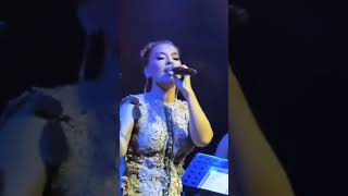 Demet Akalın - Ask Laftan Anlamaz Ki Canlı Sahne İstanbul Konseri 2022 Resimi