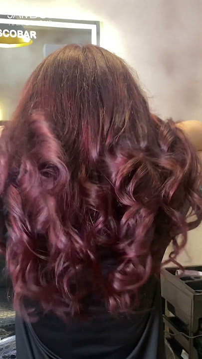 Chasing the glow-up like… 🏃‍♀️#samsol #samsolhaircolours #vibrantshades #glossyshine