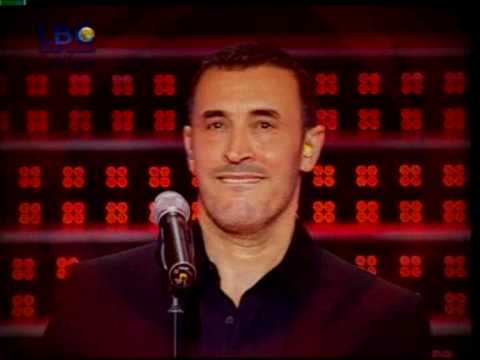 كاظم الساهر أجلس في المقهى