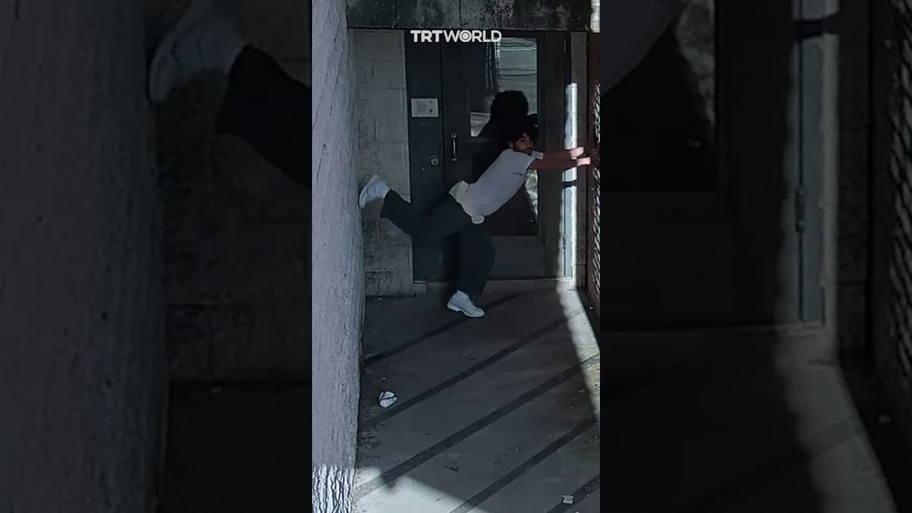 Murderer escapes prison by climbing wall like Spider-Man