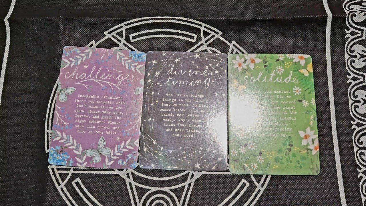 (Тарот мэргэ) Тэр таныг одоо юу гэж бодож байна вэ?🌌🦄💗