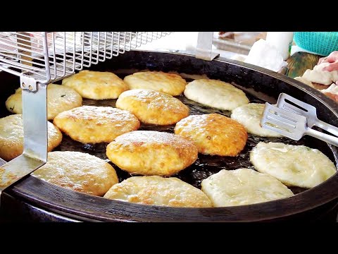 【台南美食】三十年天天排隊蔥肉餅 新化街役場旁新化燒餅 - 台灣街頭美食Taiwanese Street Food