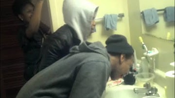 The Funniest cinnamon challenge part 1