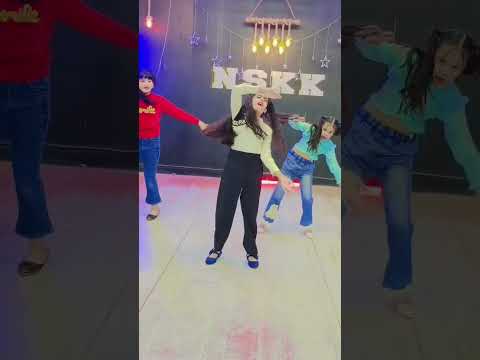 Piya tu ab to aaja| Dance cover| Helen| Bollywood Retro Dance| Nishika |ek nayi shuruwat 🤗|