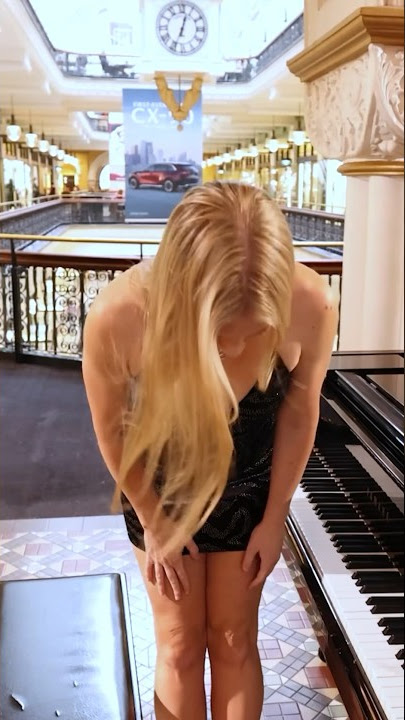 Concert pianist STUNS crowd with incredible performance!