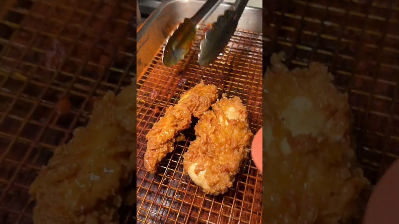 The HOT CHICKEN TENDERS with SPICY MAPLE GLAZE from Namkeen in NYC & NJ!!! 🍗💦🤤 #DEVOURPOWER