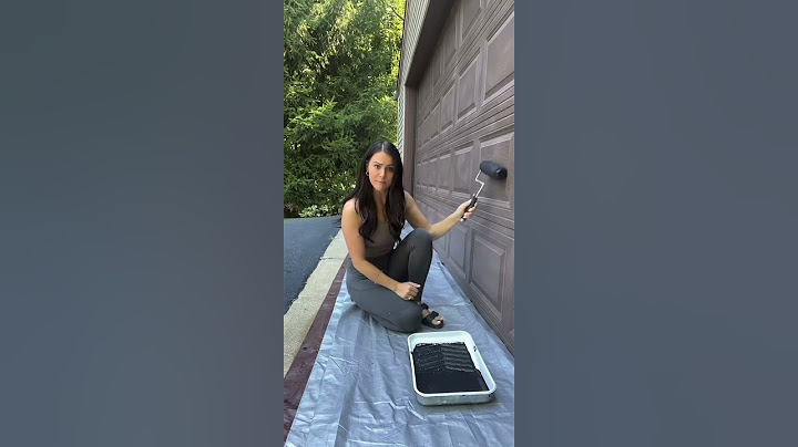 Looks like garage doors are getting painted black 😂 VC: #badidea #painting #diyproject #diy #paint
