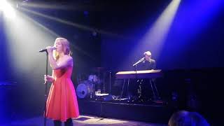 Hooverphonic - Sleepless (live in Prague)