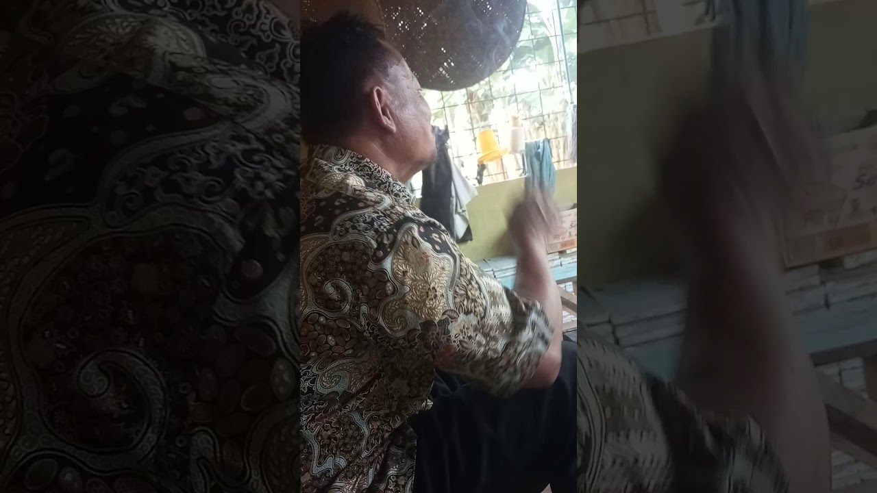 Dongeng lucu, adzan dan pengumuman orang mati 