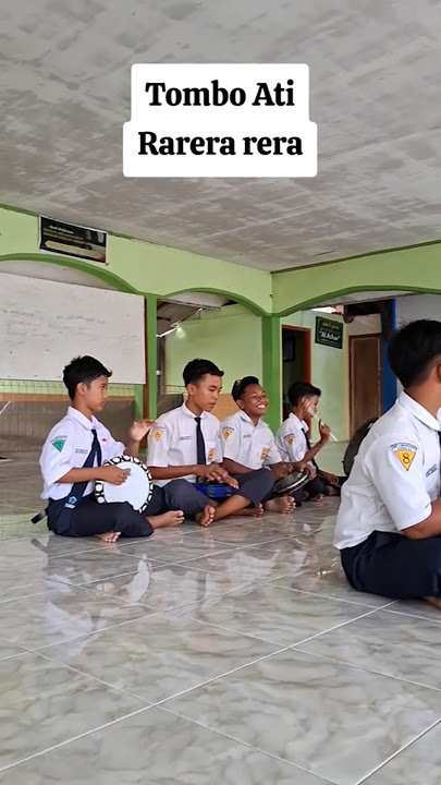 Anak SMP Latihan Hadrah