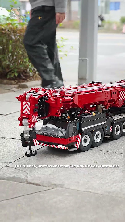 Took the Eyewhale 6 Axles and the 3 Axles D1050 RC Hydraulic Mobile Crane Truck out for a test run!