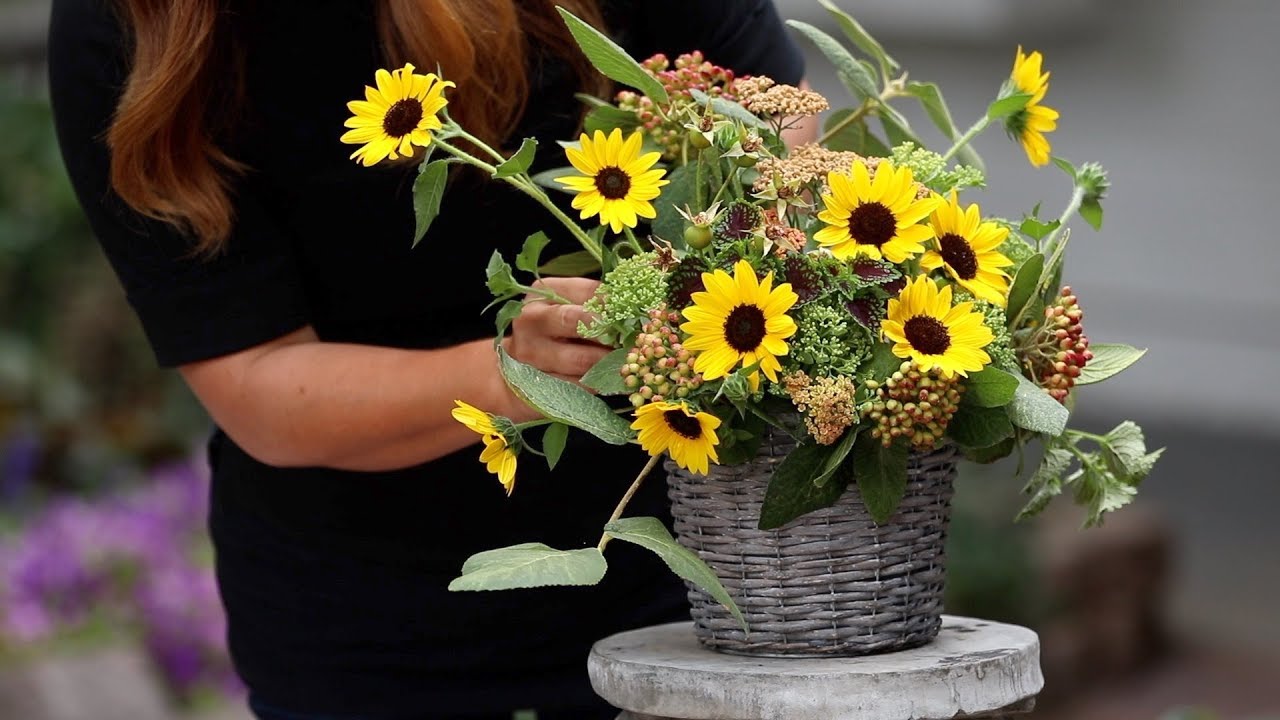 Summer Cut Flower Arrangement! 🥰🌻 ️ YouTube